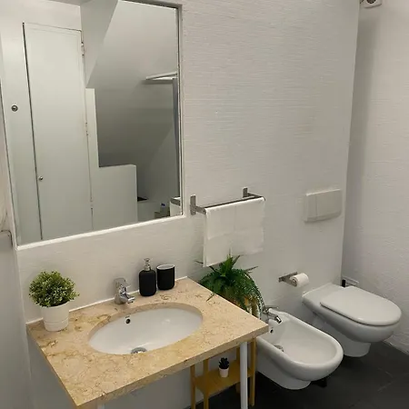 Spacious Steps From Bica Elevator For Families & Friends Apartman