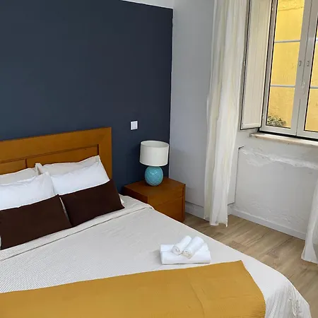 Spacious Steps From Bica Elevator For Families & Friends Apartman