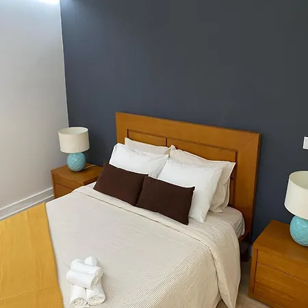Apartman Spacious Steps From Bica Elevator For Families & Friends Lisboa