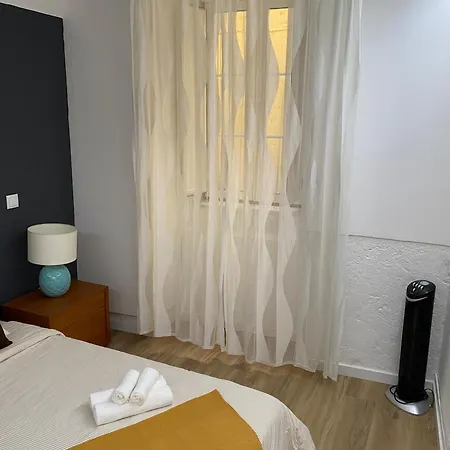 Spacious Steps From Bica Elevator For Families & Friends *