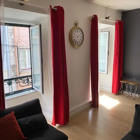 Spacious Steps From Bica Elevator For Families & Friends Apartman